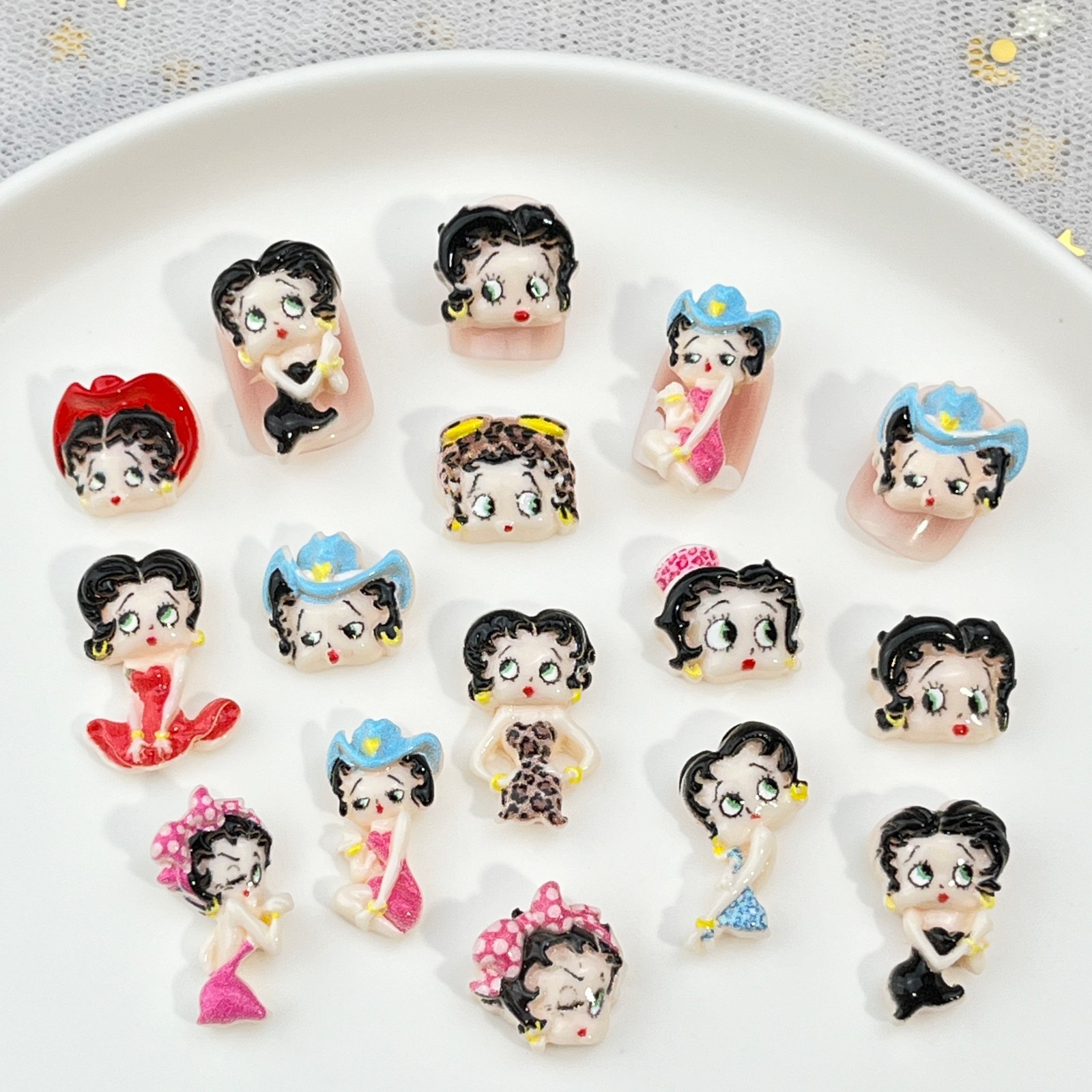 100pcs Cartoon Betty Nail Art  - Resin Art Gel 评论和价格