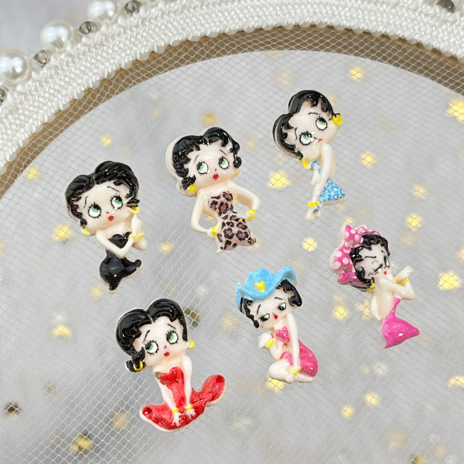 100pcs Cartoon Betty Nail Art  - Resin Art Gel 评论和价格